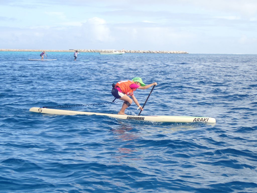 西表っ子も漕ぎます。