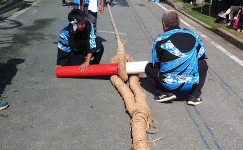 デンサ祭りの綱引き